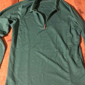 Great condition Bermuda Sands Pullover size small.